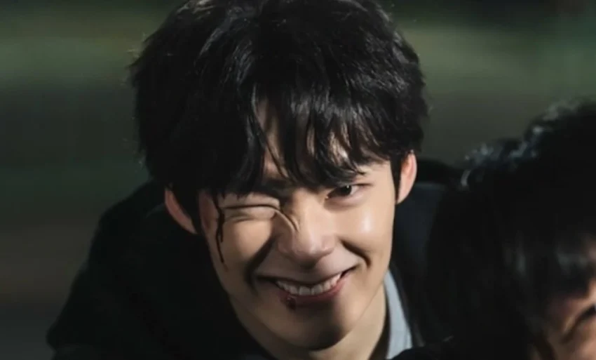 Song Geonhee's viral screen capture from Lovely Runner has ignited theqoo adoration, with fans smitten by his charisma and talent. His subsequent heartfelt blog post, reflecting on personal growth and aspirations, has further solidified his status as a rising star and a fan favorite.