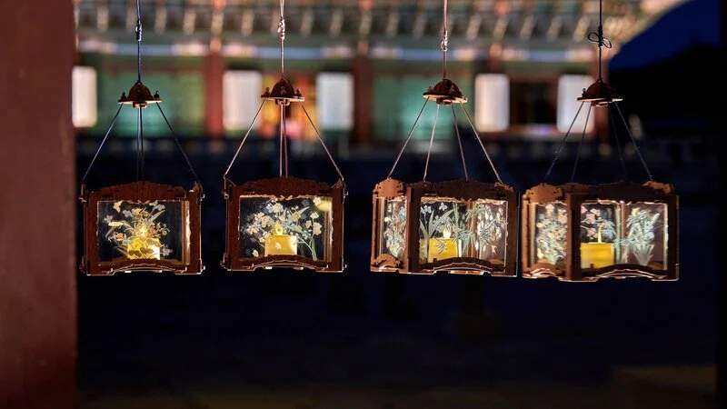 The square glass lantern, originally used in 19th-century Joseon royal festivities, has been revitalized as a popular cultural product among younger generations, thanks to efforts by the National Palace Museum of Korea and the Korea Cultural Heritage Foundation.