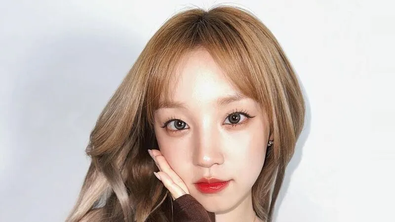 Yuqi from (G)I-DLE recently confessed on YouTube about CUBE Entertainment's extreme weight management practices, involving public weight shaming, which has ignited a debate on idol body image and the harmful influence of societal beauty standards.