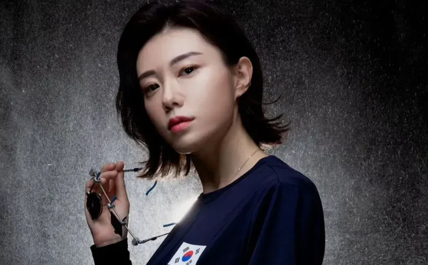 Kim Yeji has become a global sensation after winning the silver medal in the Women's 10m Air Pistol Final at the 2024 Paris Olympics, drawing comparisons to characters from "The Matrix" and "Bourne" series. Meanwhile, her high school photos have become a fun topic of discussion within Korean.