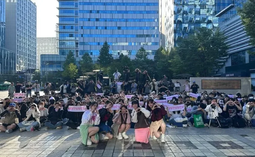 FIFTY FIFTY gained significant popularity by ranking second in the 4th-generation girl group trend rankings. Despite their success in South Korea, overseas fans have boycotted the group due to misinformation about the conflict with former members.