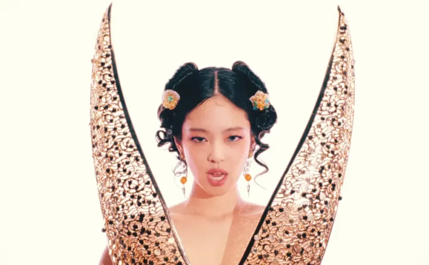 Jennie showcases Korean heritage in ZEN, blending Silla and Joseon-era elements with modern aesthetics. The music video features influences from Wonhwa, Silla’s golden crowns, and hairstyles like Eoyeo-meori and Tteoljam.